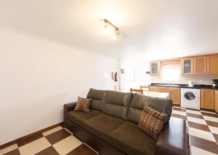 Alojamentos * Pontas Negras