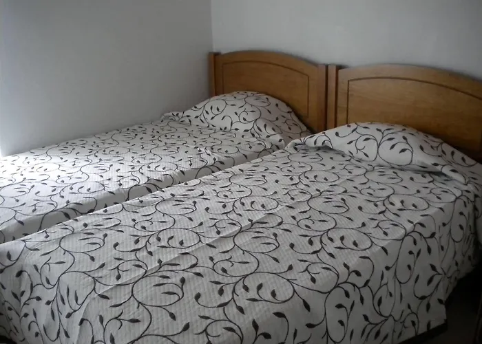 Alojamentos * Pontas Negras