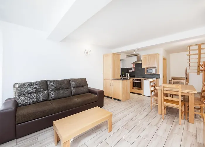 Alojamentos * Pontas Negras